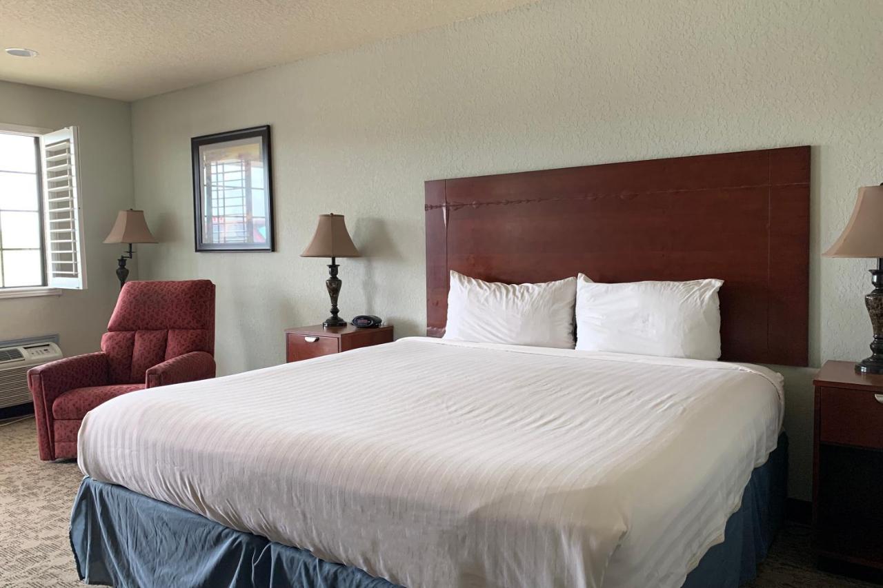 Oyo Hotel Pearsall I-35 West Екстер'єр фото