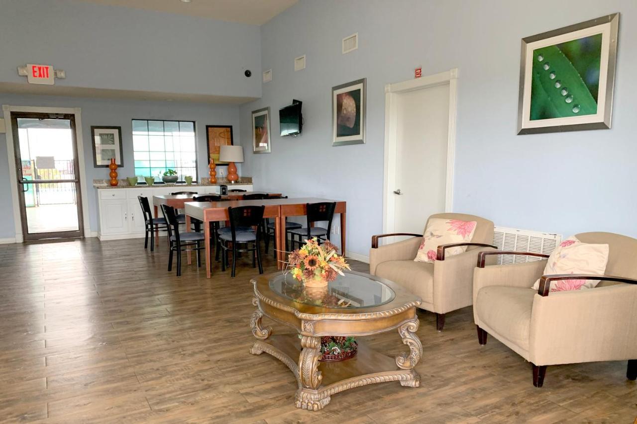 Oyo Hotel Pearsall I-35 West Екстер'єр фото