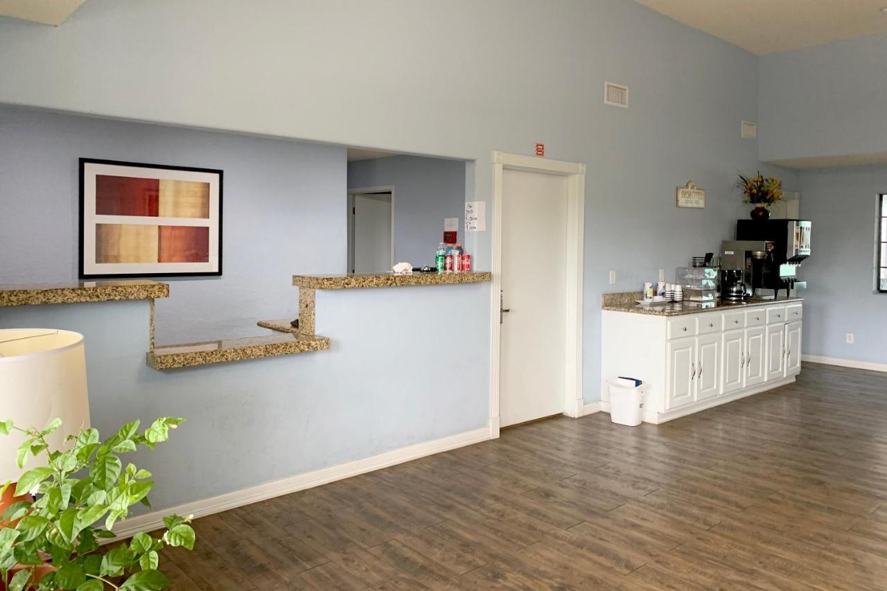 Oyo Hotel Pearsall I-35 West Екстер'єр фото