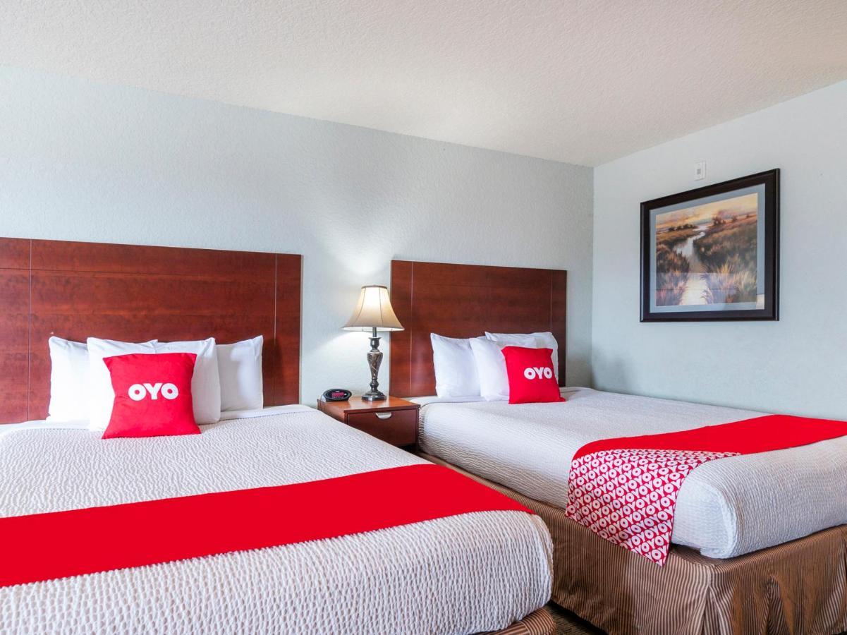 Oyo Hotel Pearsall I-35 West Екстер'єр фото