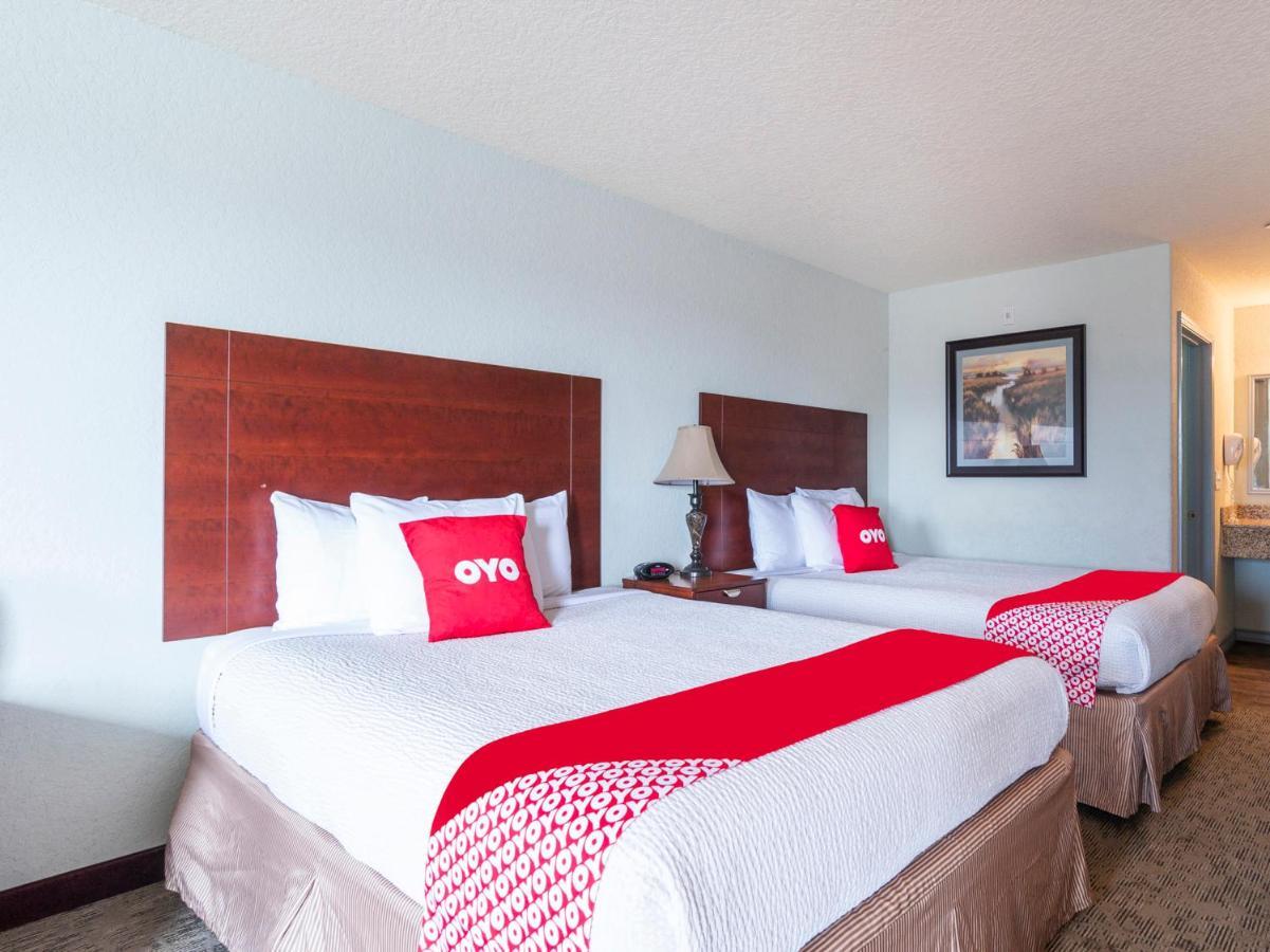Oyo Hotel Pearsall I-35 West Екстер'єр фото