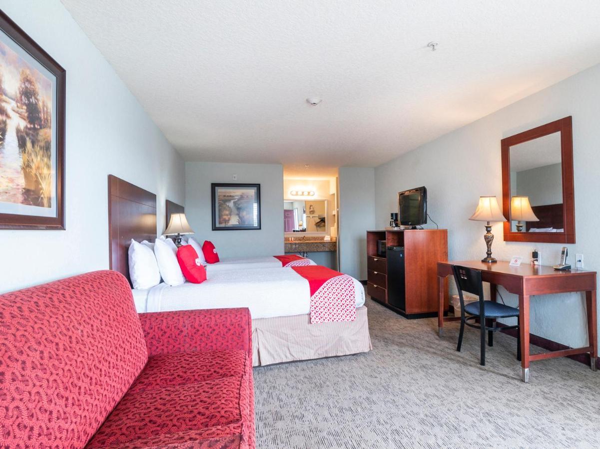 Oyo Hotel Pearsall I-35 West Екстер'єр фото