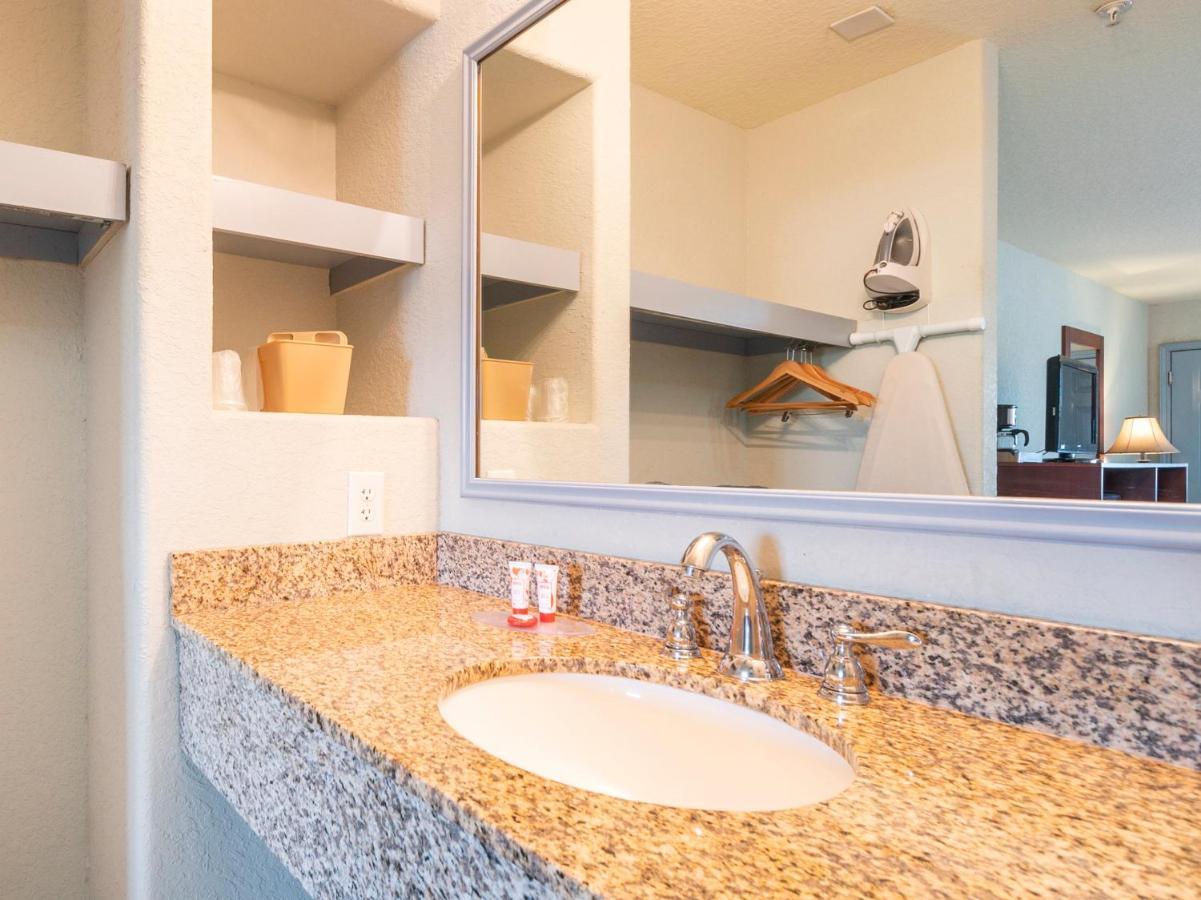 Oyo Hotel Pearsall I-35 West Екстер'єр фото