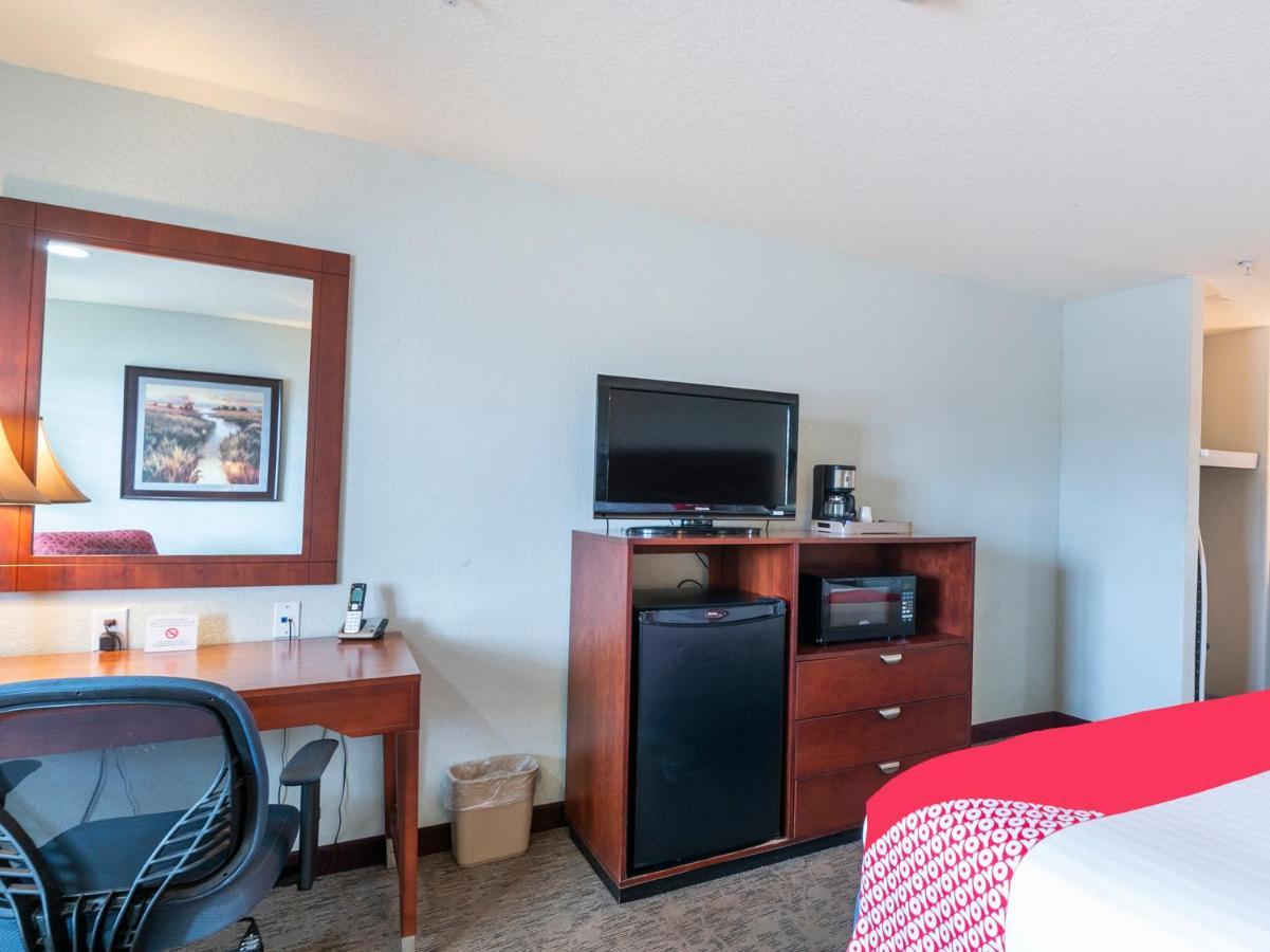 Oyo Hotel Pearsall I-35 West Екстер'єр фото