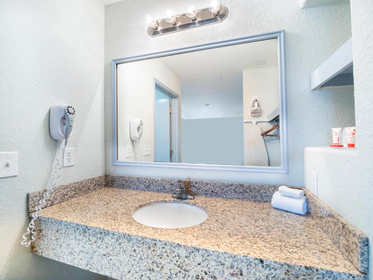 Oyo Hotel Pearsall I-35 West Екстер'єр фото