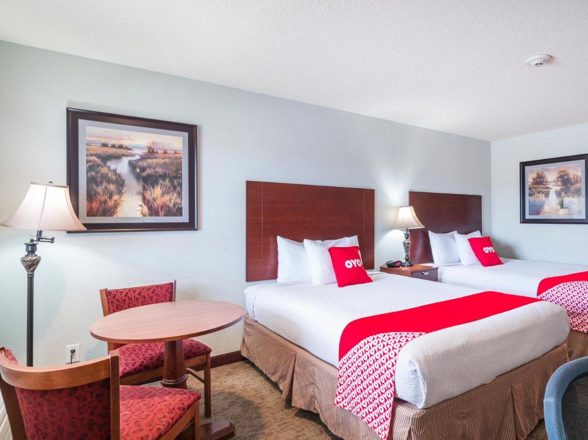 Oyo Hotel Pearsall I-35 West Екстер'єр фото