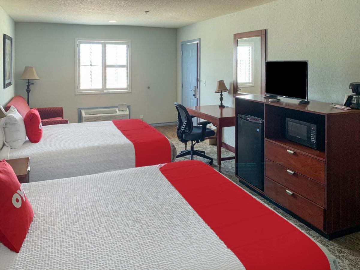 Oyo Hotel Pearsall I-35 West Екстер'єр фото