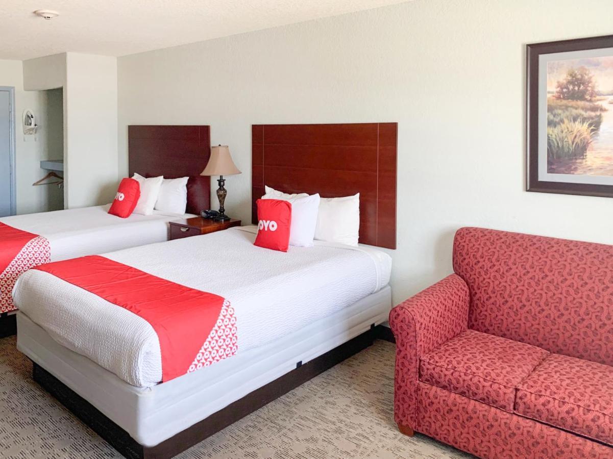 Oyo Hotel Pearsall I-35 West Екстер'єр фото